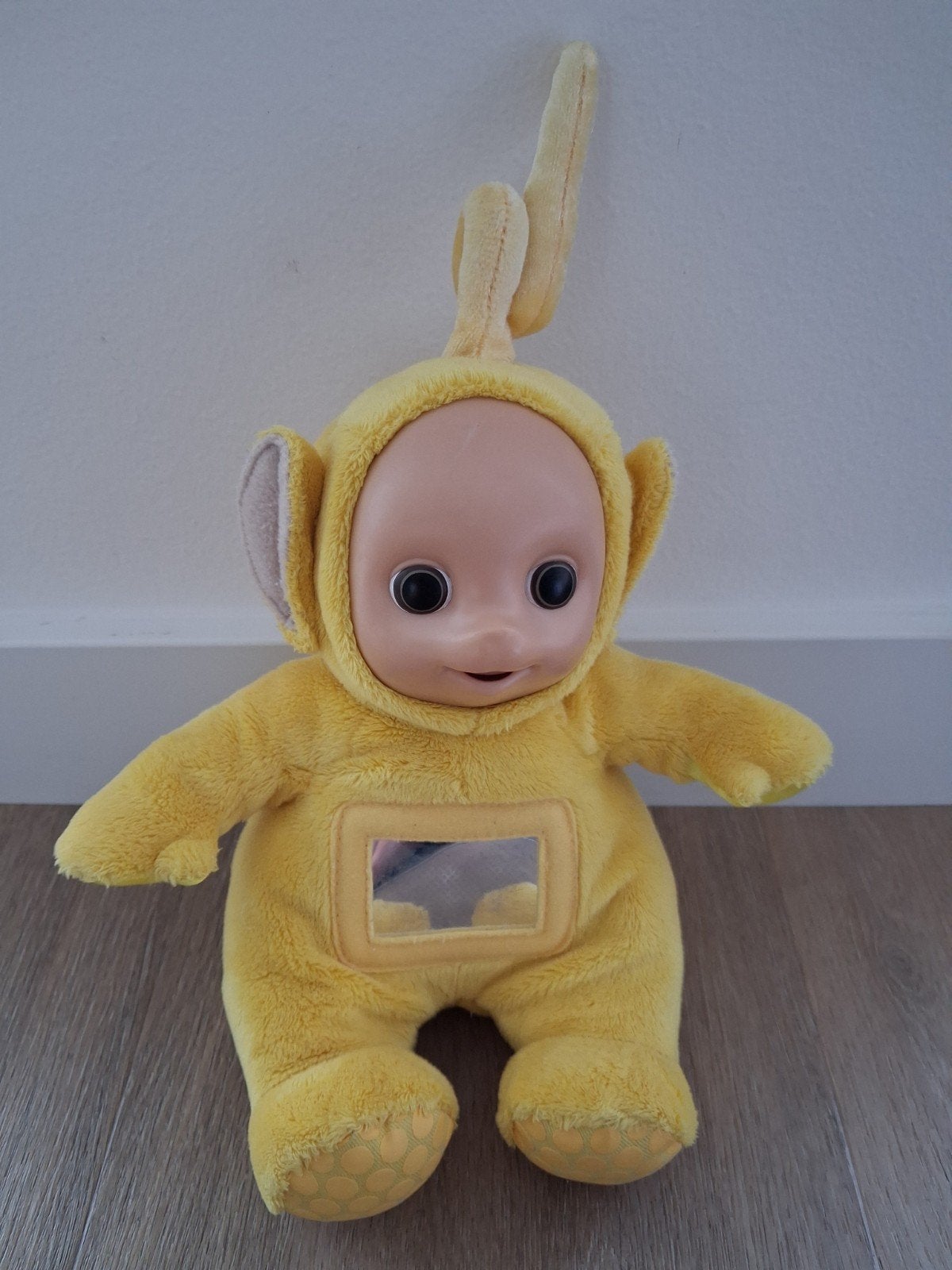 Knuffel Teletubbie geel Tomy Laalaa la la L1927, Ophalen of Verzenden, Zo goed als nieuw, Overige typen