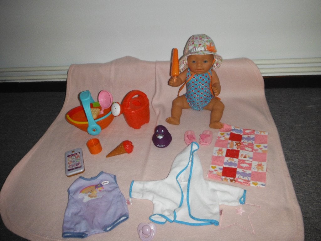 baby born gaat naar het strand, Kinderen en Baby's, Speelgoed | Poppen, Ophalen of Verzenden, Babypop