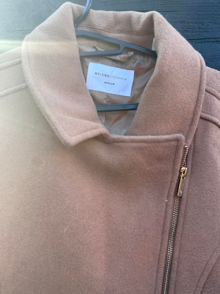 Melting Stockholm wollen jas - Maat M, Kleding | Dames, Jassen | Winter, Ophalen of Verzenden, Zo goed als nieuw, Maat 38/40 (M)