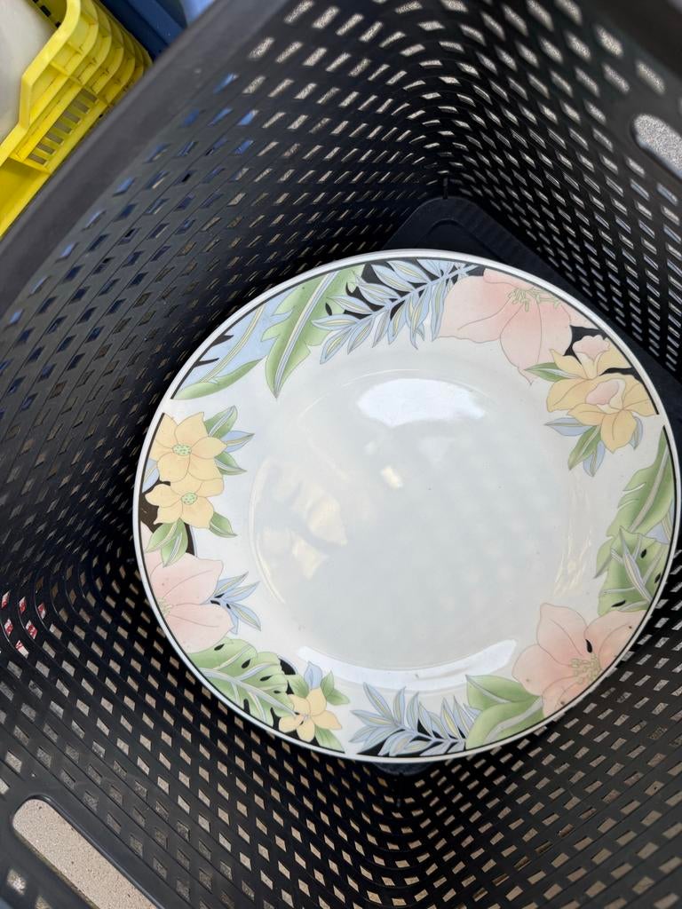 4 borden met bloemenprint, Huis en Inrichting, Keuken | Servies, Ophalen, Gebruikt, Keramiek, Bord(en)