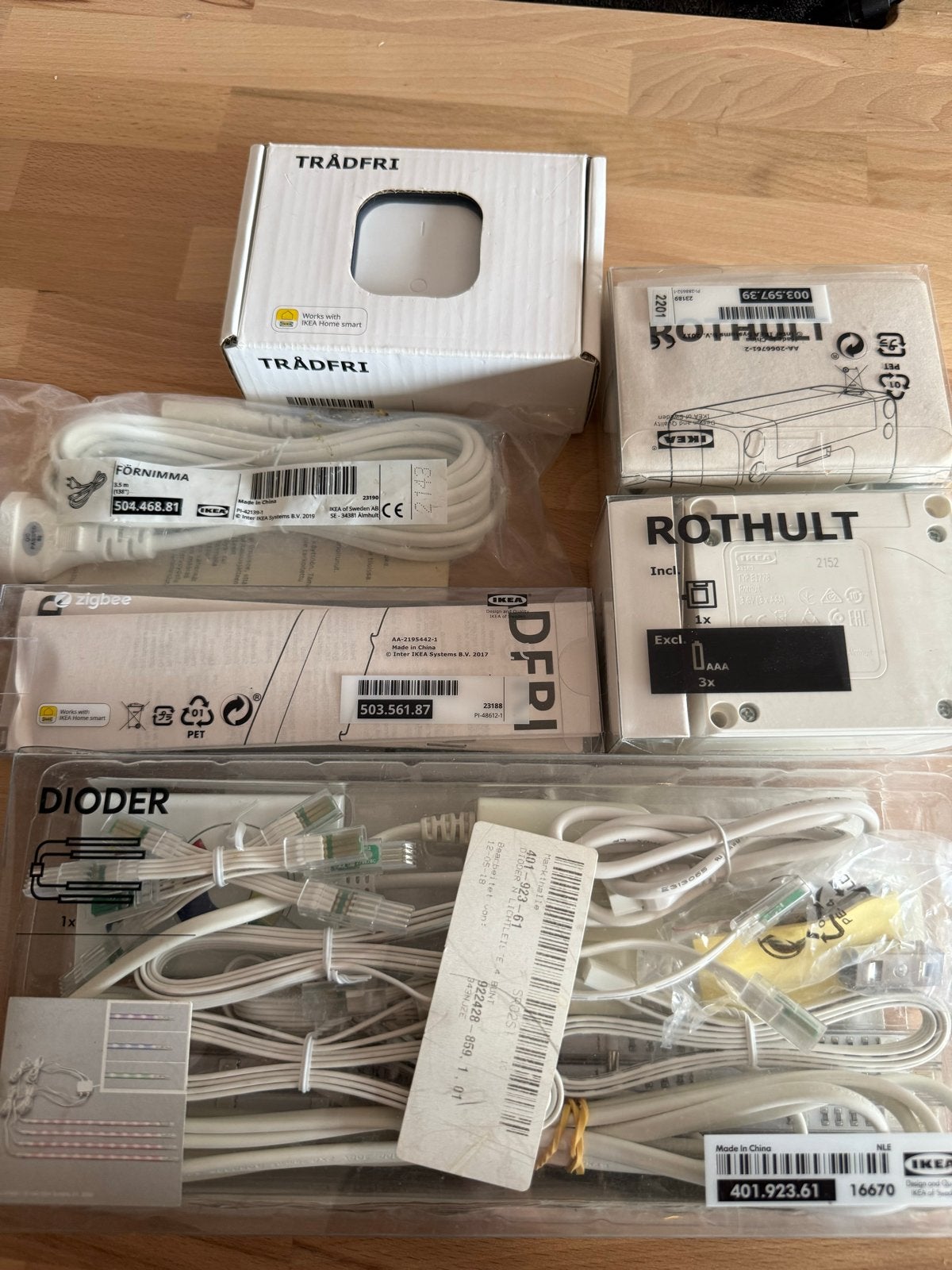 Set van IKEA smart home onderdelen (TRÅDFRI, DIODER, ROTHULT, Meerkleurig, Zo goed als nieuw, Kleur aanpasbaar, Ophalen of Verzenden