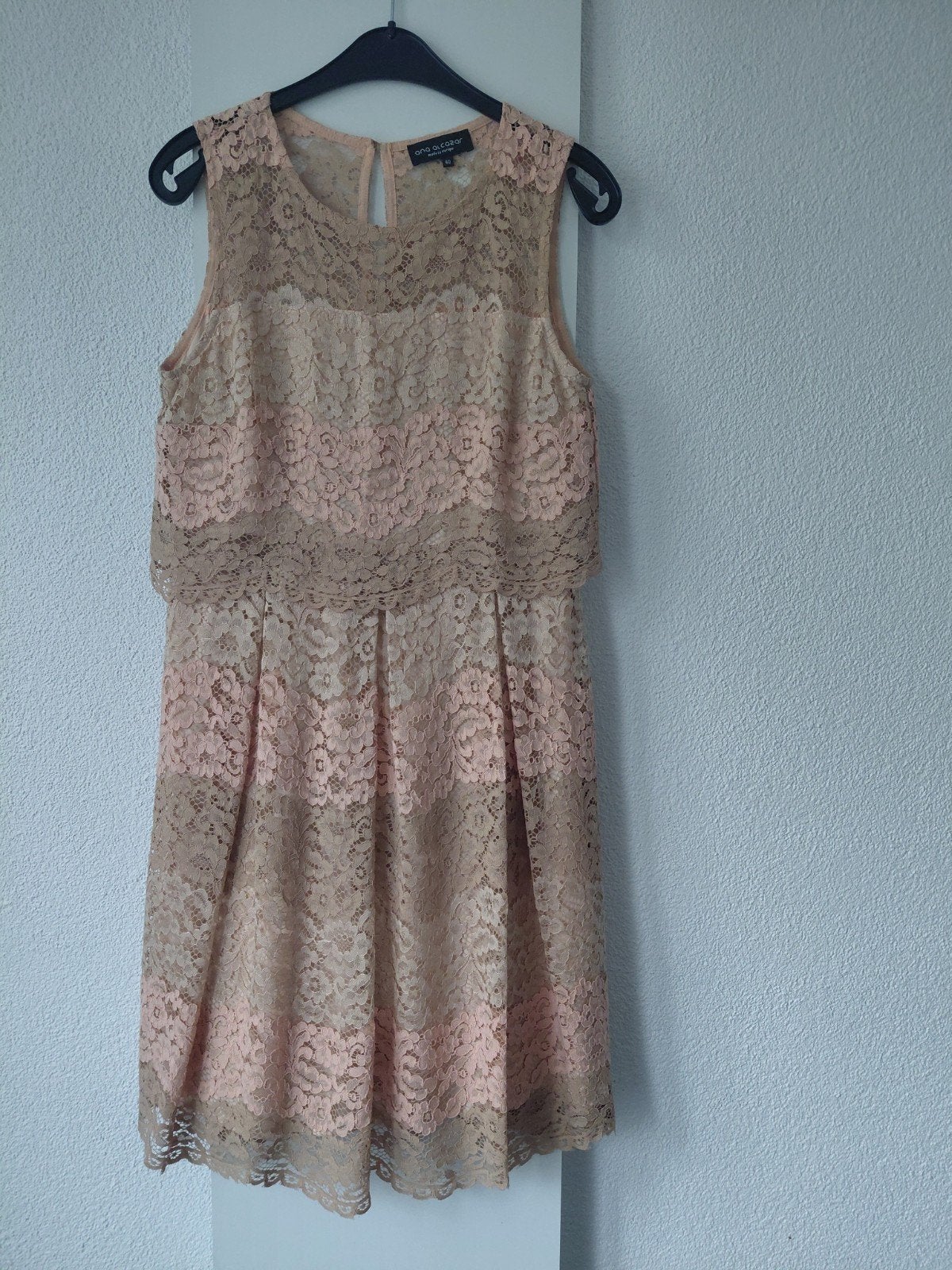 ANA ALCAZAR kanten jurk 40, Kleding | Dames, Jurken, Maat 38/40 (M), Beige, Ophalen of Verzenden, Zo goed als nieuw