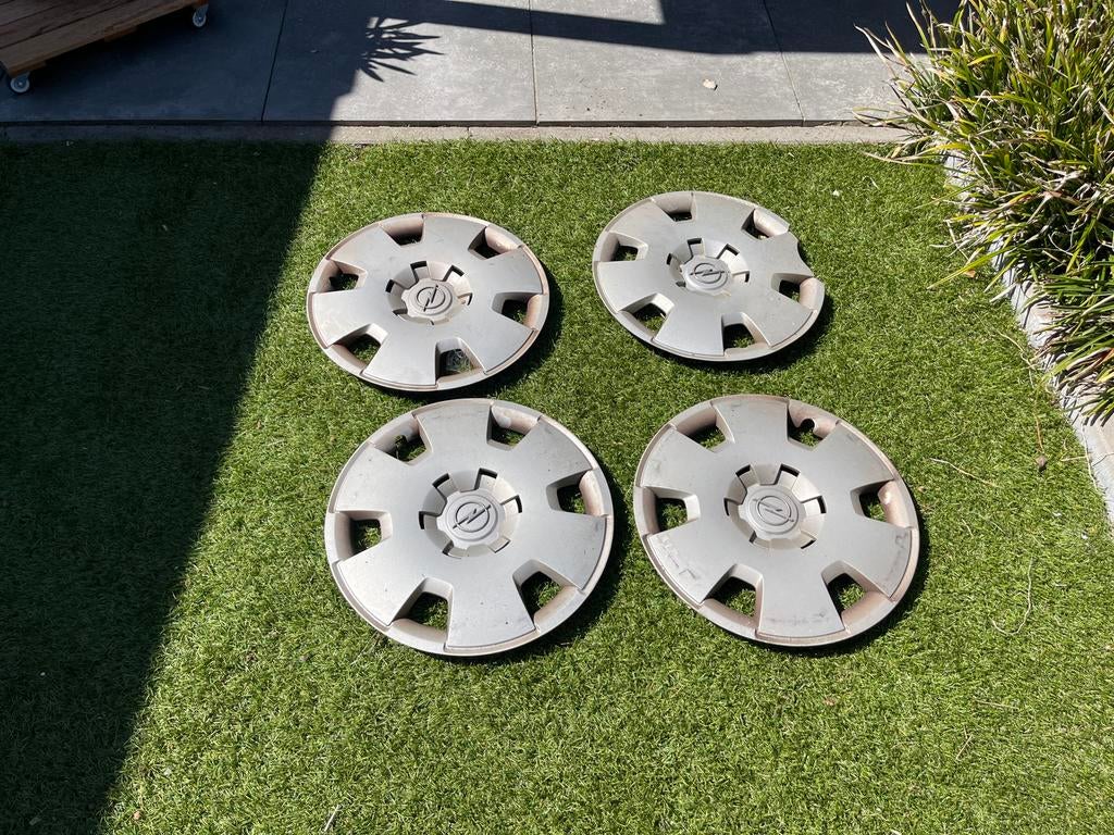 Set van 4 Opel wieldoppen 16 inch, Ophalen, Gebruikt
