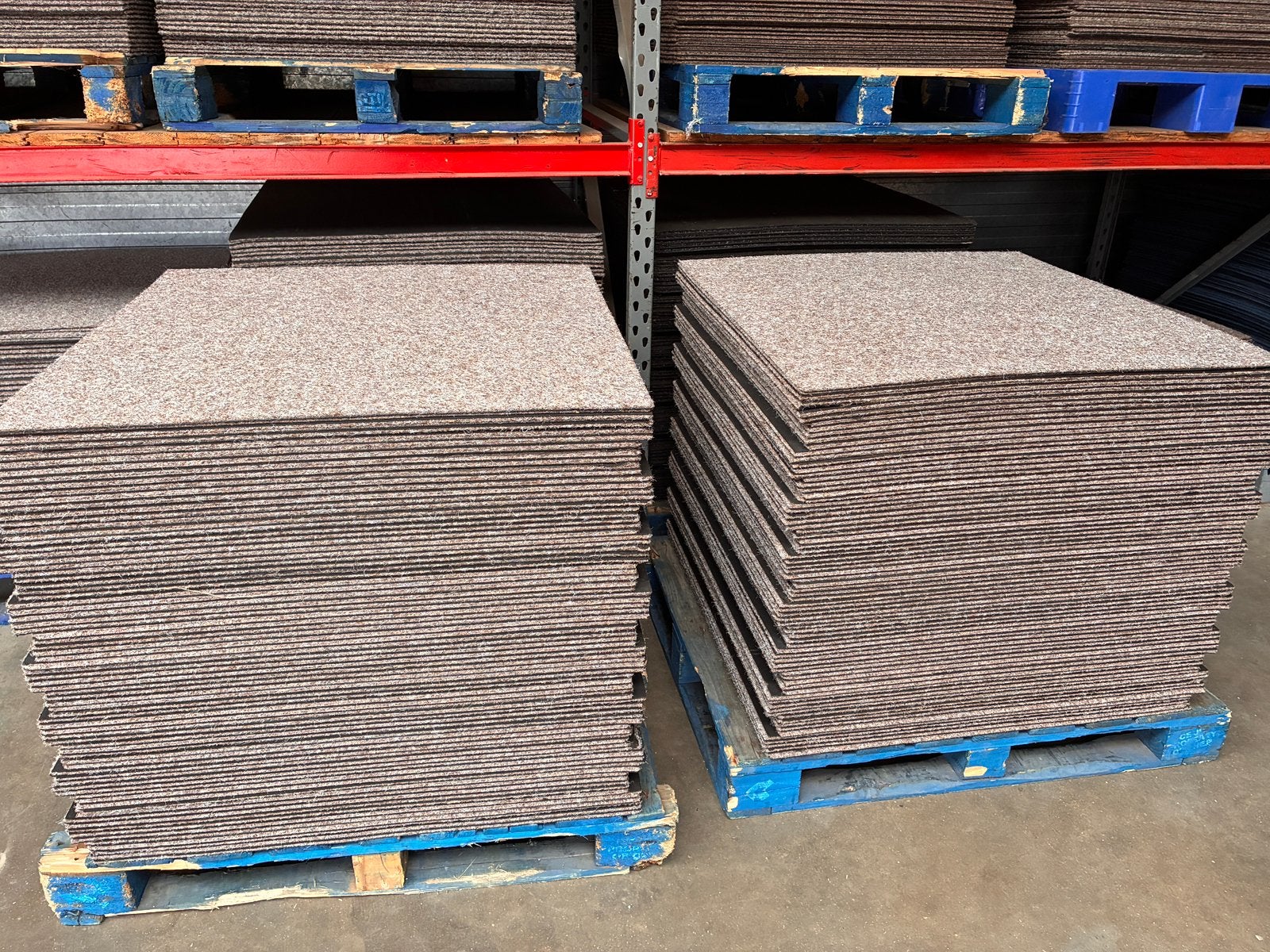 Tapijttegels 5000m2 beschikbaar, Ophalen, 50 tot 100 cm, Vierkant, Zo goed als nieuw