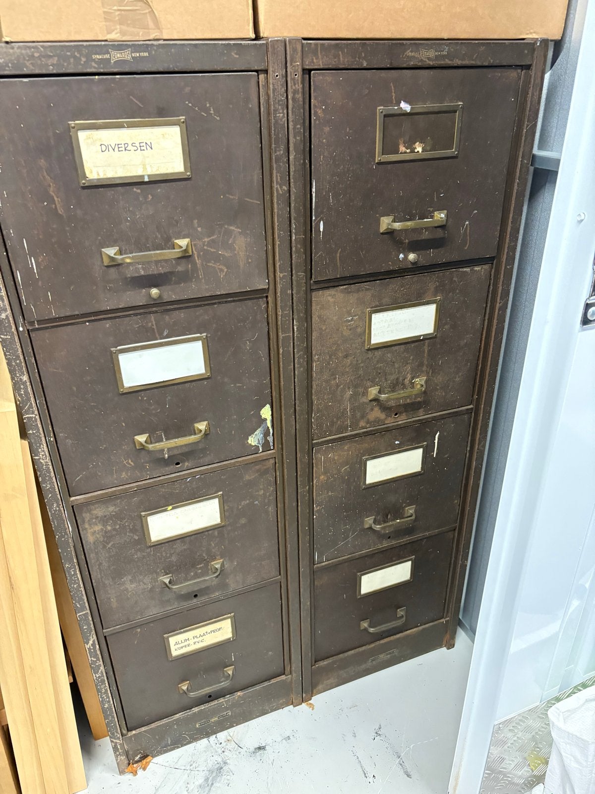 Oude metalen archiefkasten -, Huis en Inrichting, Kasten | Roldeurkasten en Archiefkasten, Ophalen, Gebruikt, 100 tot 150 cm, 50 tot 100 cm