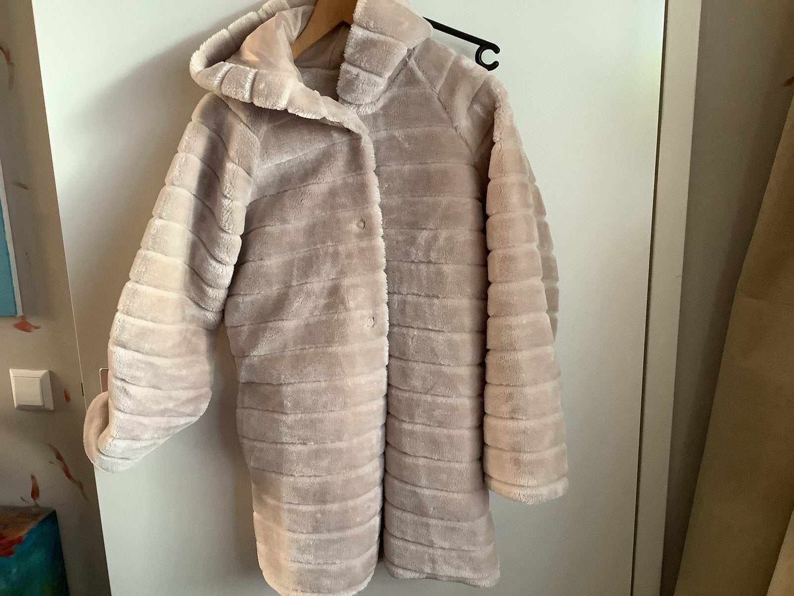 Zachte beige faux fur jas met capuchon - Made in Italy, Verzenden, Zo goed als nieuw, Maat 38/40 (M), Beige