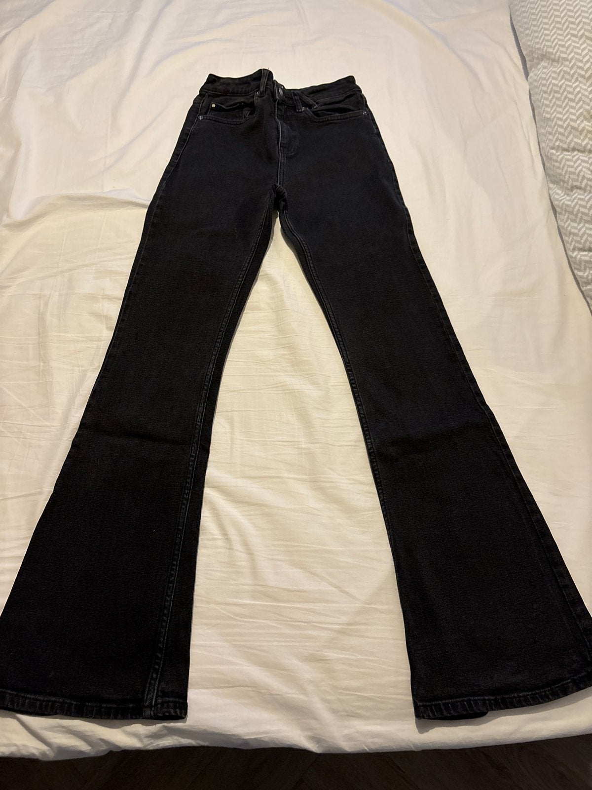America Today Flared Jeans Zwart - Maat W25, Kleding | Dames, Ophalen of Verzenden, Zo goed als nieuw, Zwart, W27 (confectie 34) of kleiner