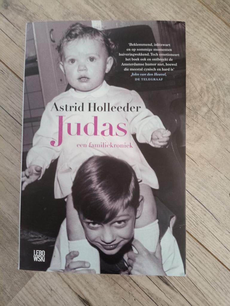 Judas / True crime, Boeken, Ophalen of Verzenden, Gelezen, Overige