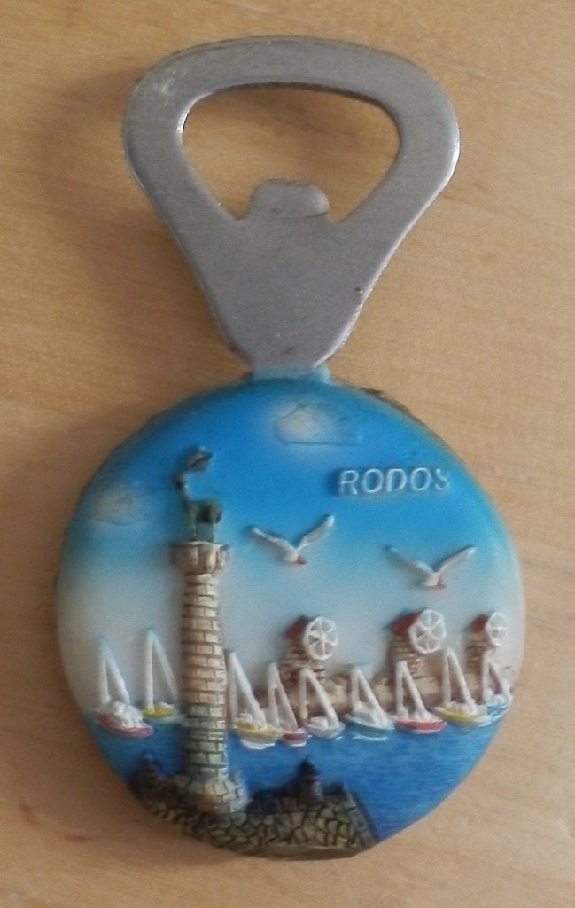 Al1011 koelkastmagneet / flessenopener rodos, Ophalen of Verzenden
