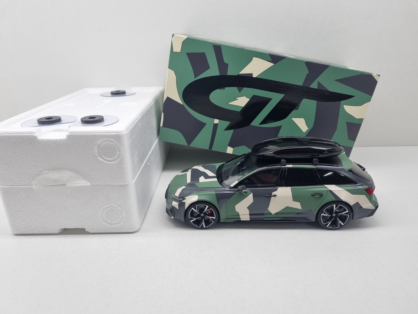 Gt Spirit Audi RS6 C8 Avant + Dakkoffer 1/504 1:18 Nieuwstaa, Hobby en Vrije tijd, Modelauto's | 1:18, Ophalen of Verzenden, Zo goed als nieuw