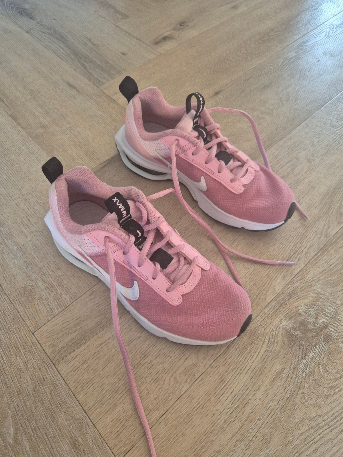 Roze Nike Air Max sneakers - Maat 37.5, Ophalen, Meisje, Sportschoenen, Zo goed als nieuw