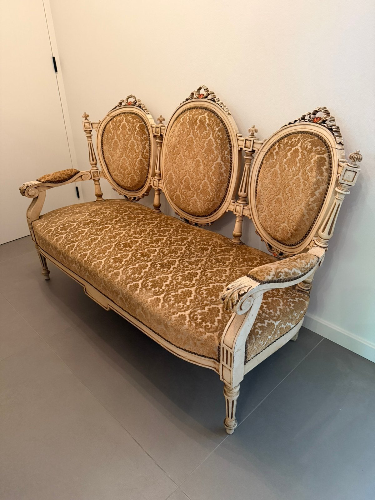Brocant Franse driezitsbank stijl Louis XV, Ophalen, Zo goed als nieuw, Stof