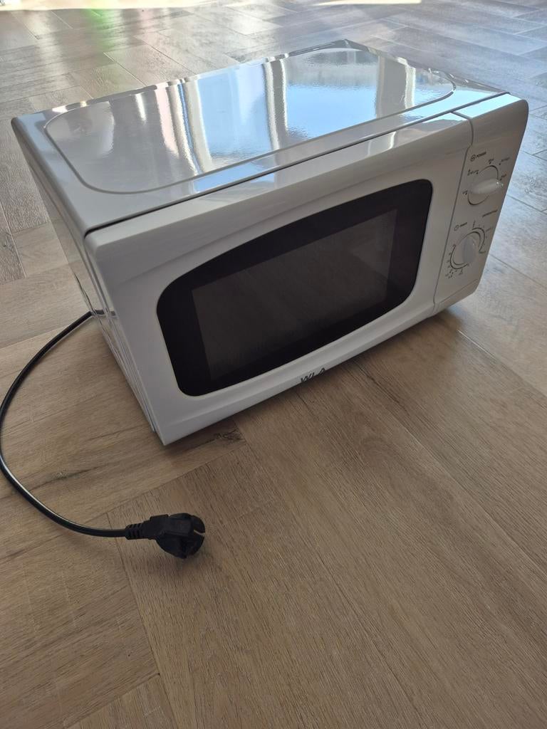 WLA Magnetron - Zo goed als nieuw, Ophalen, Minder dan 45 cm, Draaiplateau, Vrijstaand