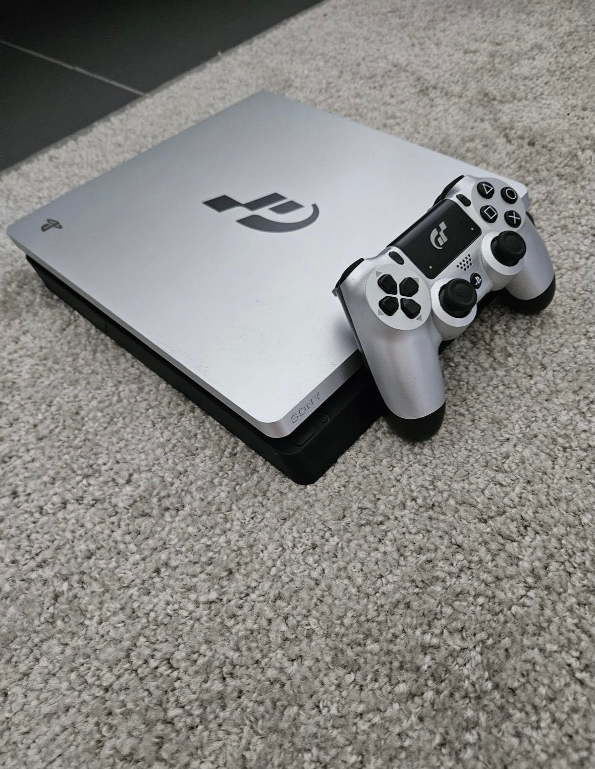 Playstation 4 slim 1TB, Gebruikt, Overige genres, Ophalen of Verzenden, Eén computer
