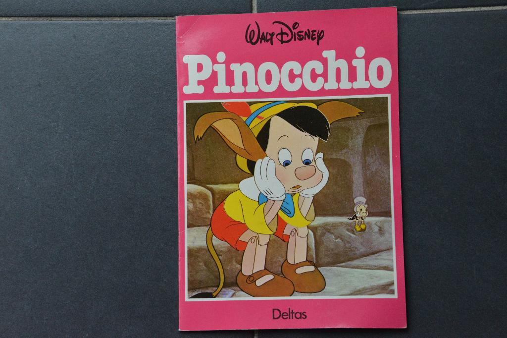 Pinocchio. Met tekeningen uit de gelijknamige film., Ophalen of Verzenden, Zo goed als nieuw, Walt Disney, Fictie algemeen