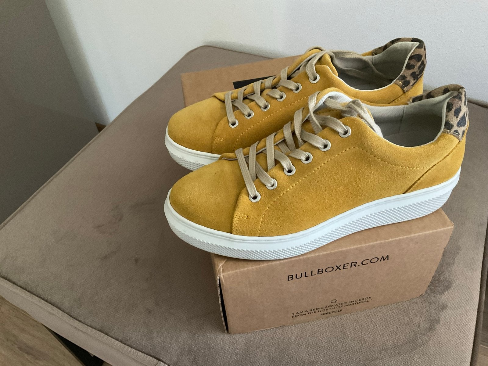 Bullboxer sneakers maat 40 - Geel met luipaardprint, Ophalen of Verzenden, Zo goed als nieuw, Geel, Sneakers of Gympen