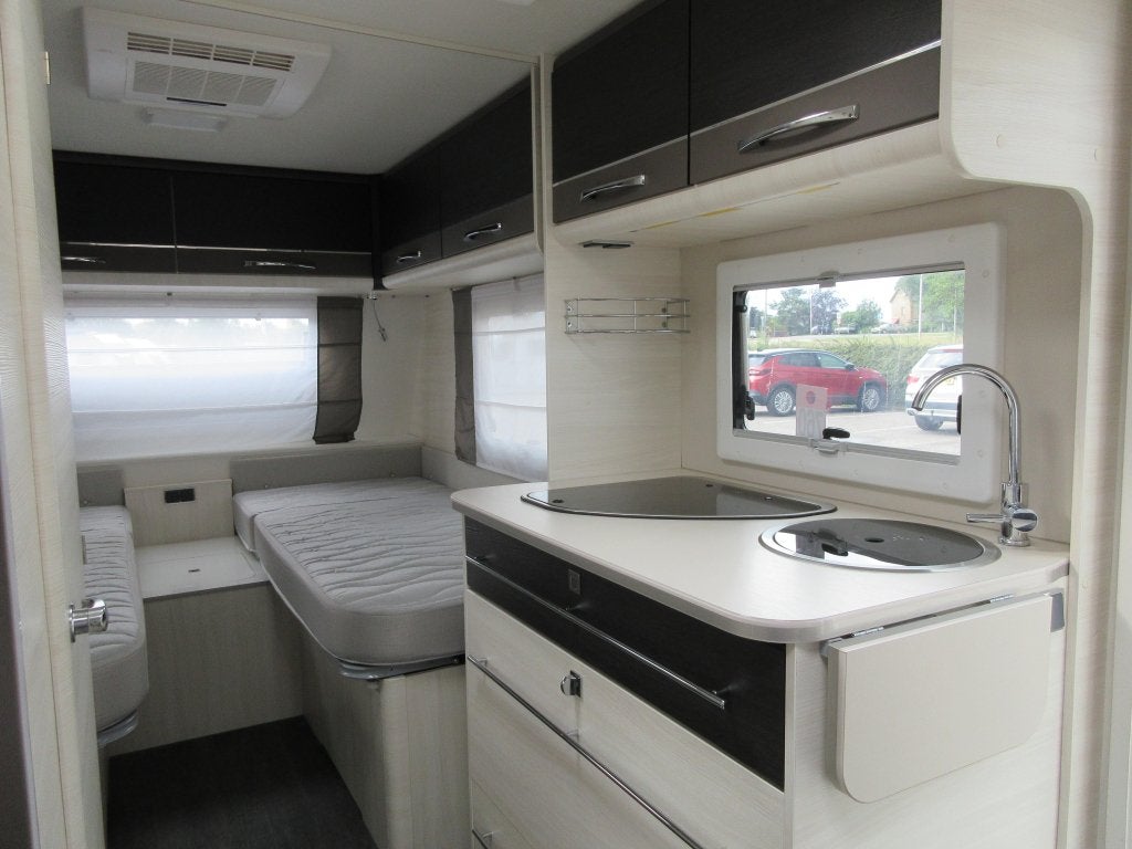 Caravelair Artica 492 ZEER NETJES EN COMPLEET, Rondzit, Schokbreker, Overige typen, Caravelair
