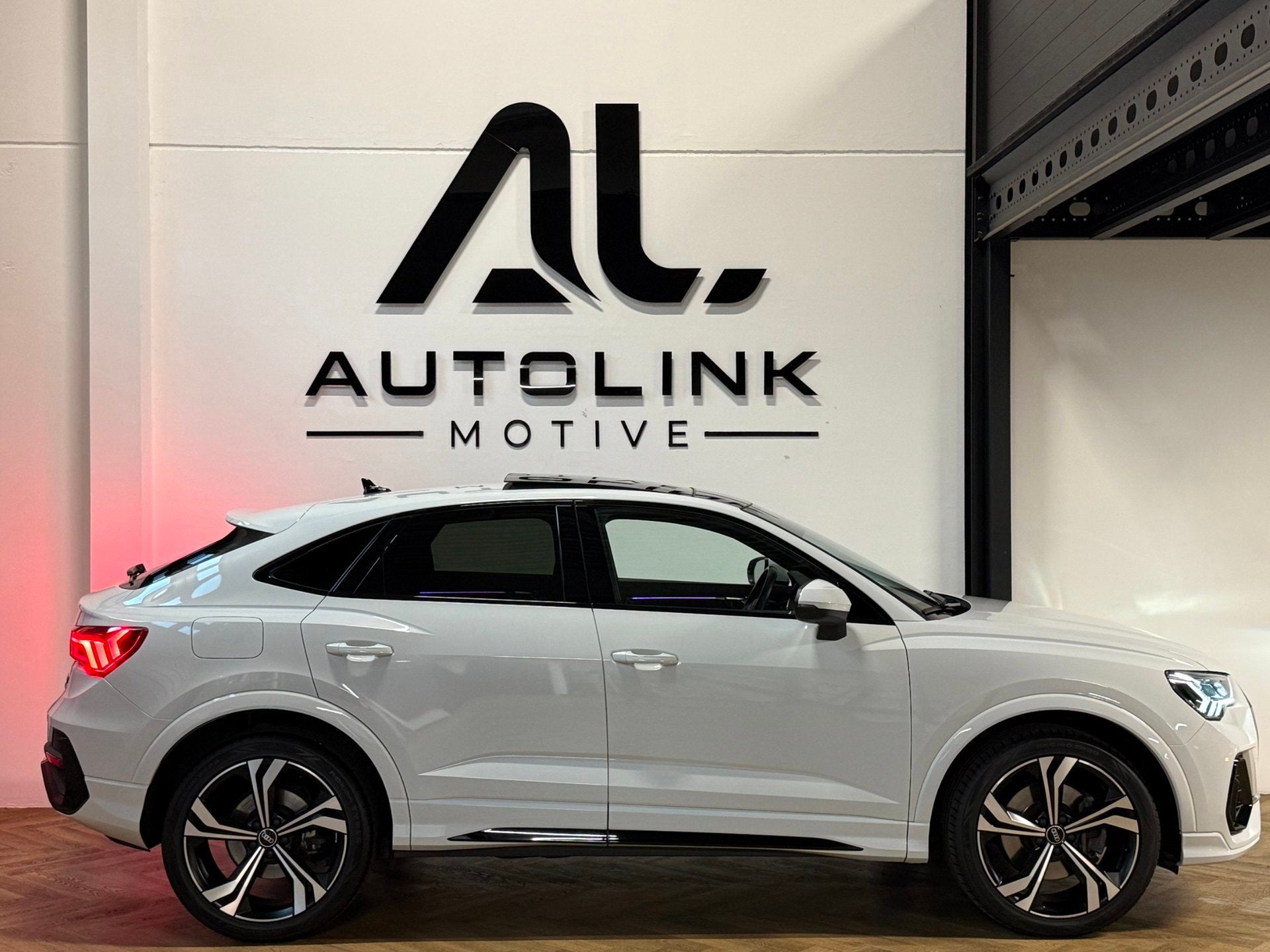 Audi Q3 Sportback 40 TFSI quattro 3xS-Line Pano|ACC|Lane|Cam, Auto's, Automaat, Dealer onderhouden, Zwart, 1984 cc
