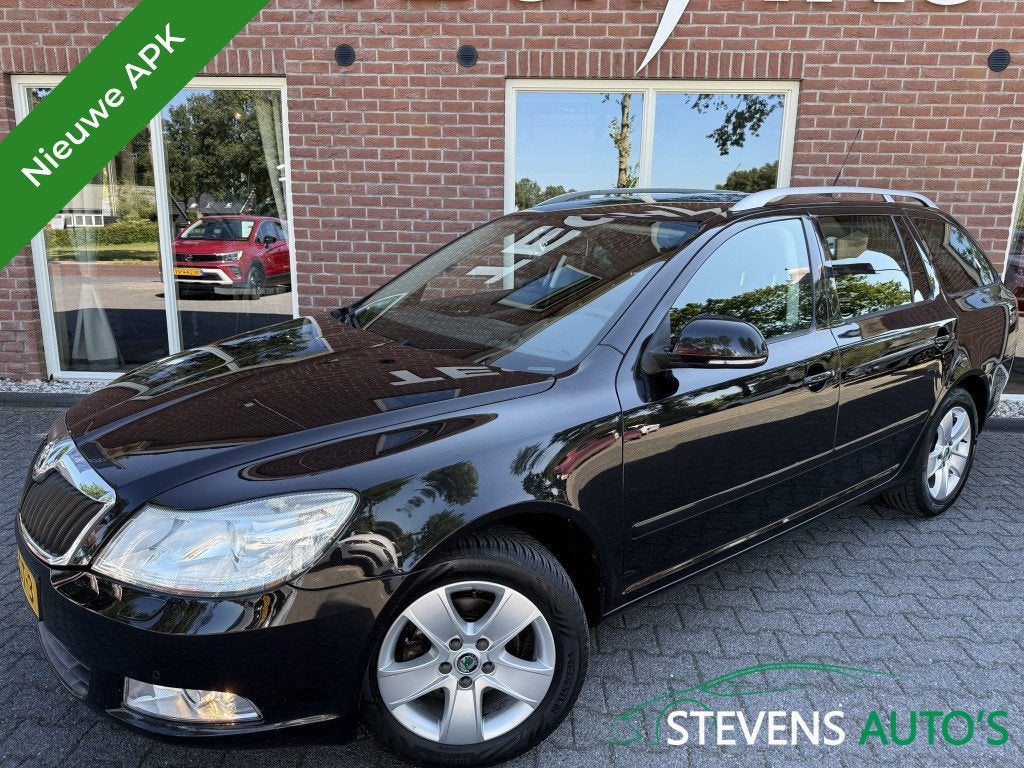 Skoda Octavia Combi 1.4 TSI Elegance Bns NIEUWE APK / NAVI /, Auto's, Skoda, Voorwielaandrijving, Euro 5, Gebruikt, 4 cilinders