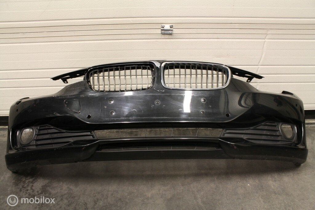 Bumper grijs BMW 3 serie F30 F31 F34 (2011-2019), Gebruikt, Voor, Ophalen of Verzenden, Bumper