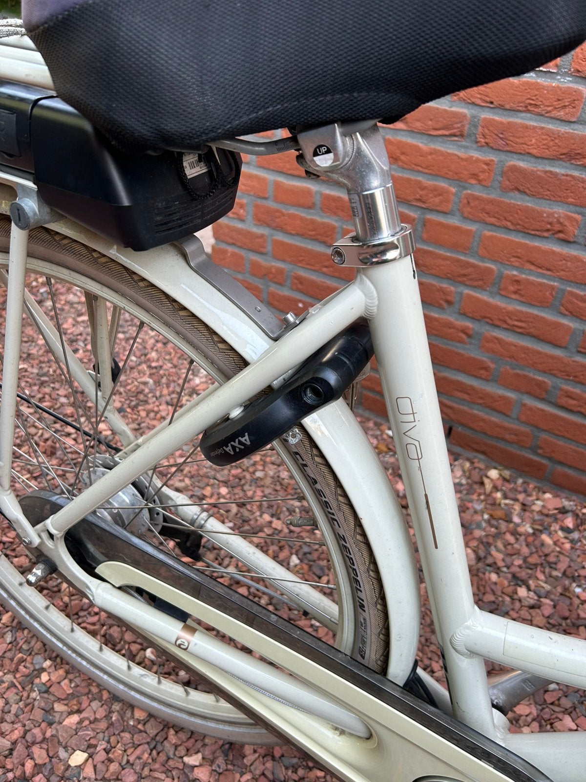Batavus elektrische damesfiets met krat, nette staat, Ophalen, Gebruikt, Versnellingen, Batavus