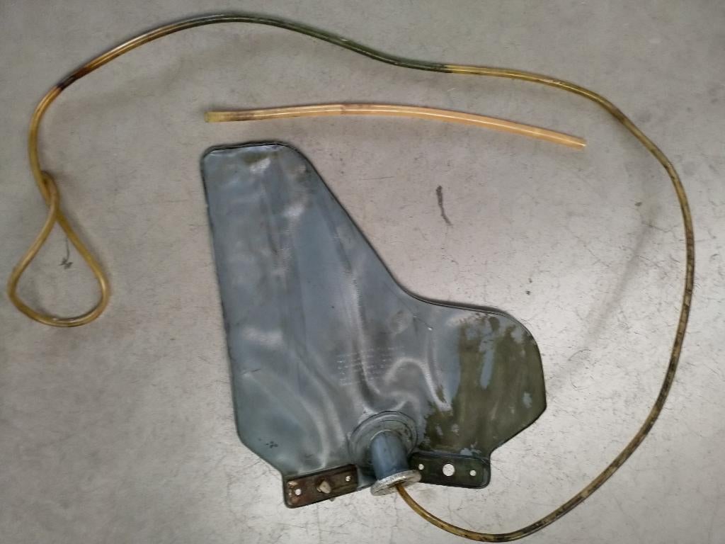 ruitensproeier reservoir fiat oltimer met sluitings dop, Ophalen of Verzenden, Gebruikt, Fiat