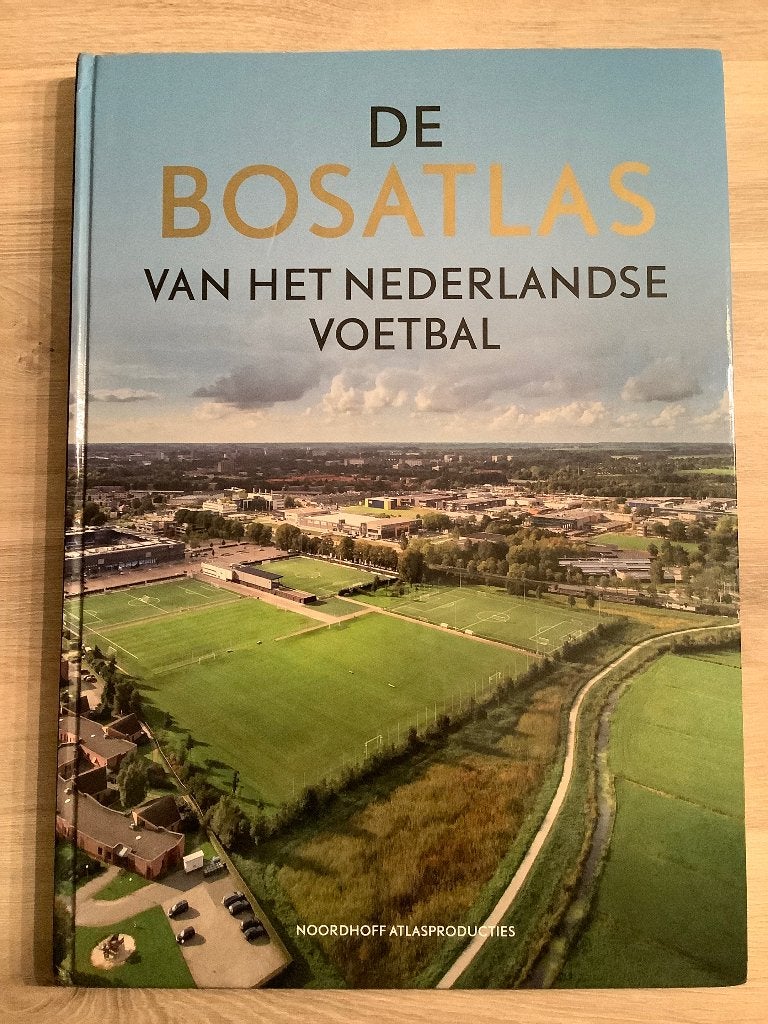 Bosatlas van het Nederlandse voetbal, Diverse auteurs, Ophalen of Verzenden, Zo goed als nieuw, Balsport