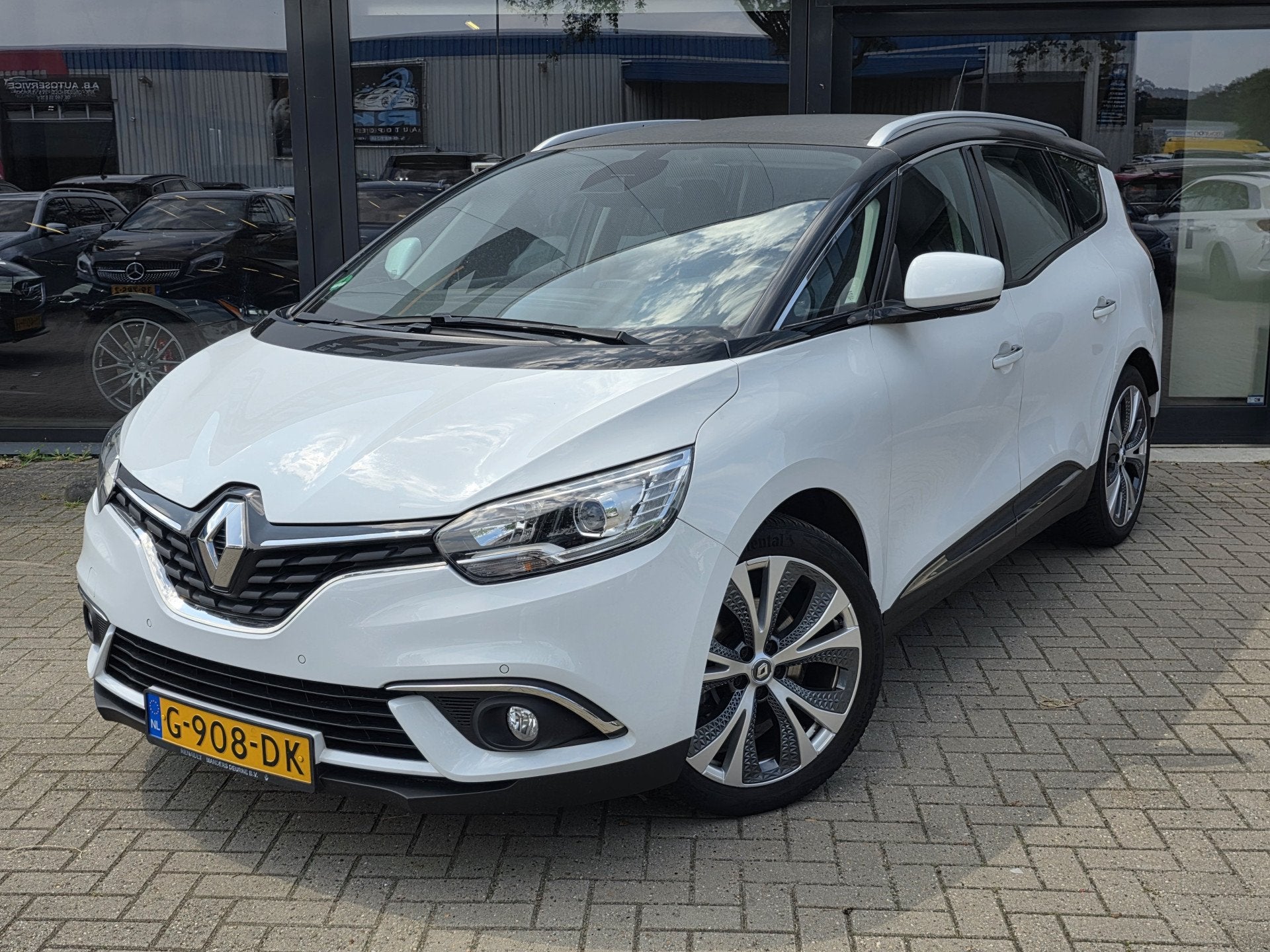 Renault Grand Scénic 1.2 TCe Intens 7persoons + 19inch VELG, Voorwielaandrijving, Dealer onderhouden, Gebruikt, 4 cilinders