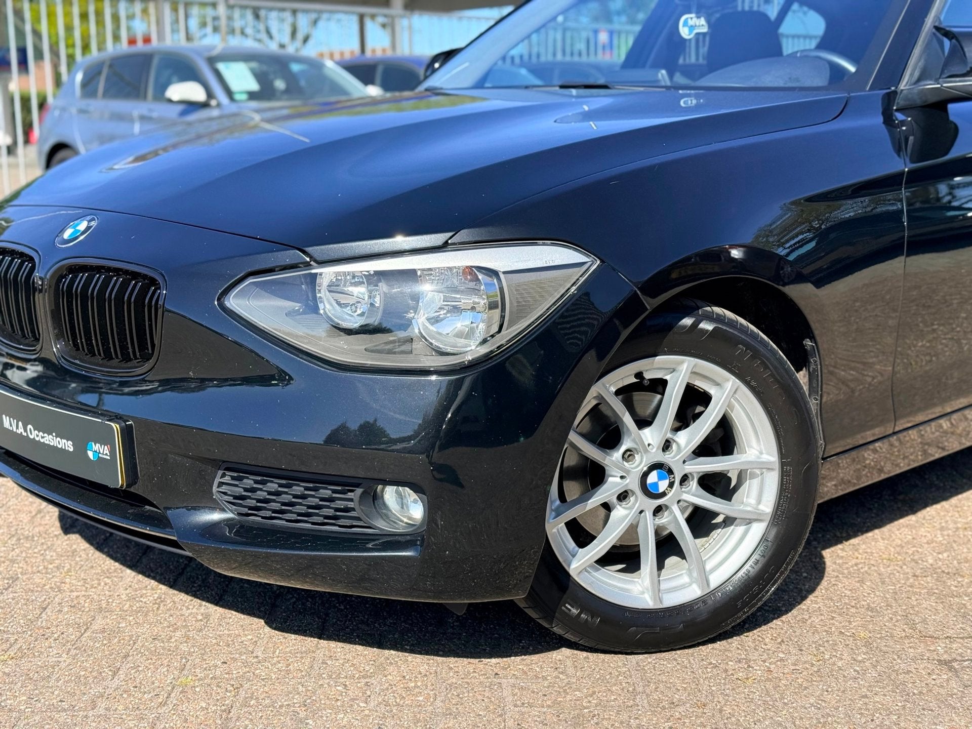 BMW 1-serie 116i Executive|Nieuwe Ketting + Klepseals|Climat, Auto's, 1-Serie, Gebruikt, Zwart, 19 km/l