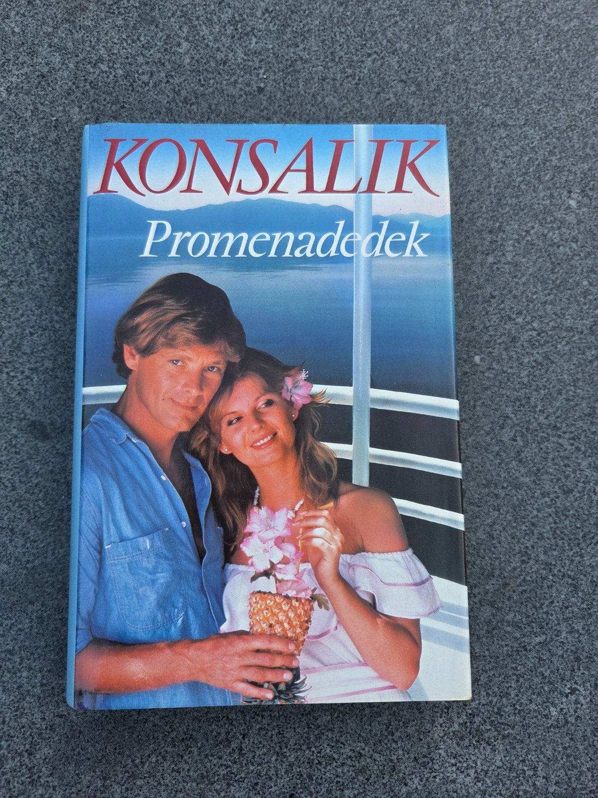 KONSALIK - Promenadedek (Roman), Ophalen of Verzenden, Gelezen, Konsalik, Europa overig