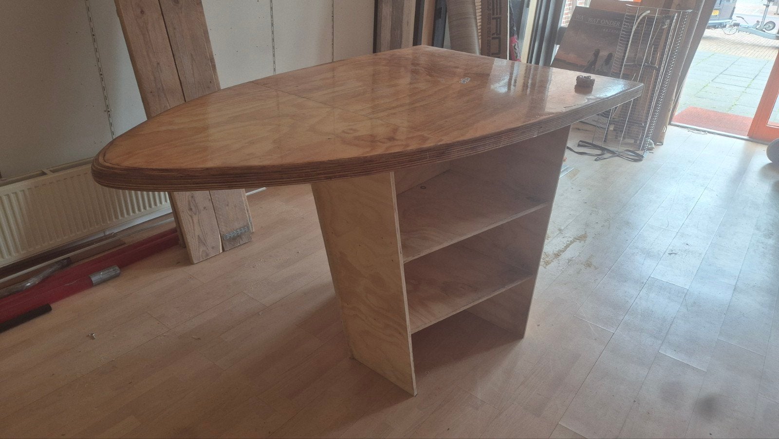 Houten balie/bar met epoxy coating - gratis af te halen, Gebruikt, Ophalen of Verzenden, 75 cm of meer, Overige vormen