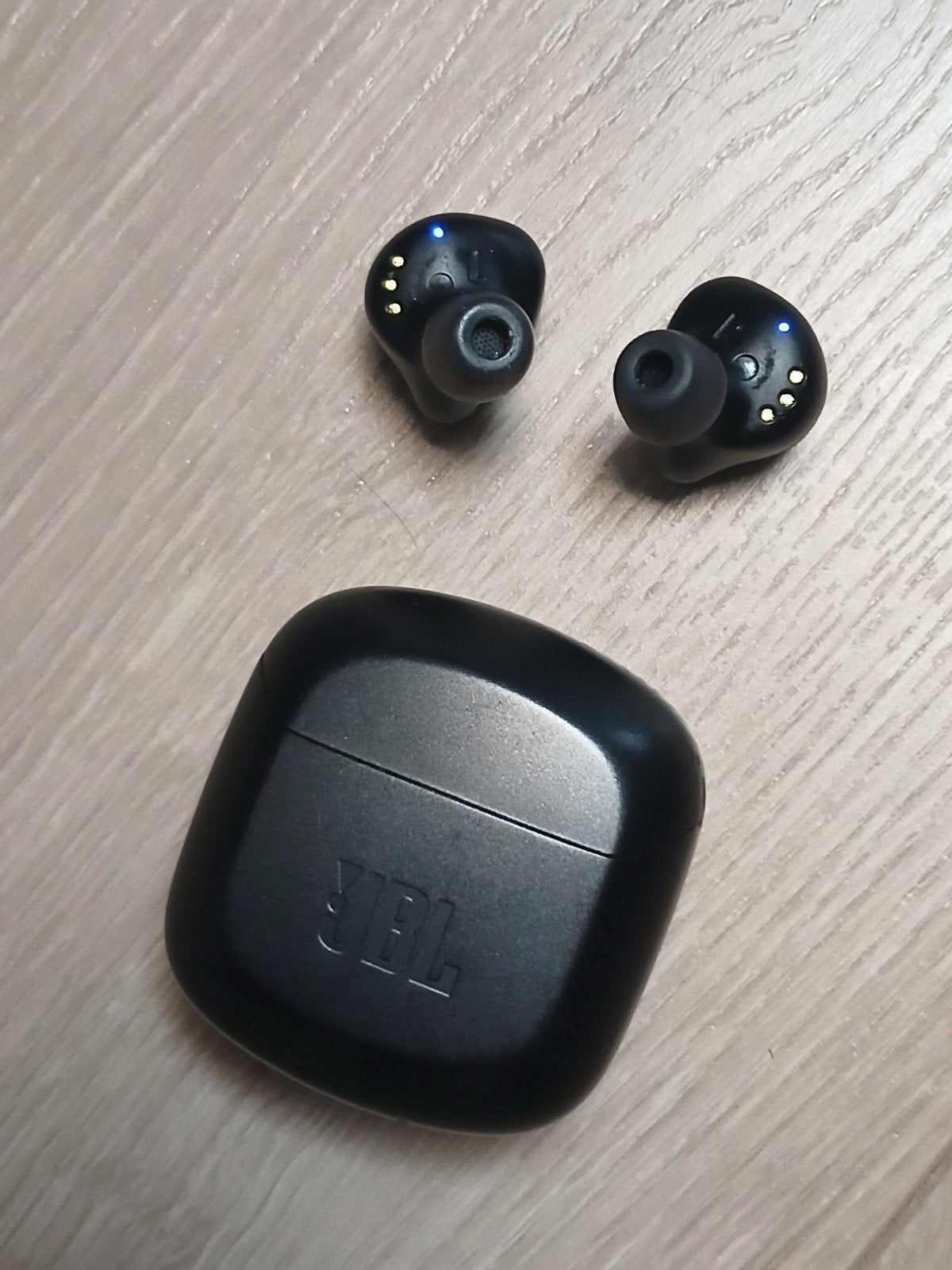 JBL club Pro+ TWS, Ophalen