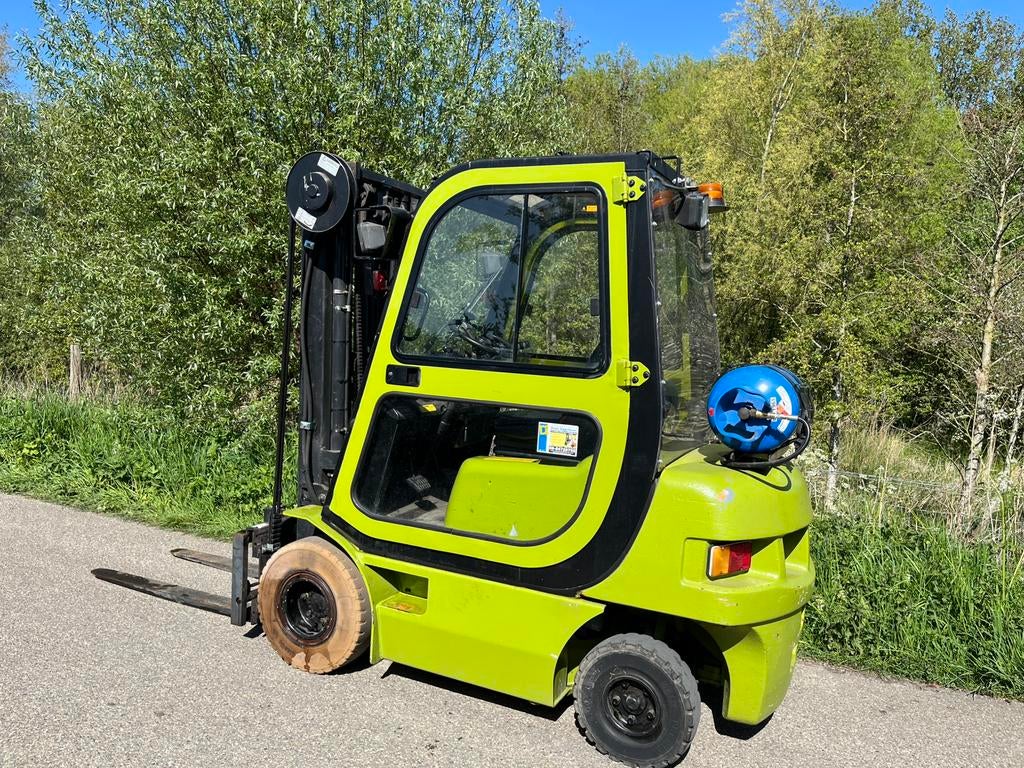 Clark hetruck (LPG) triplex mast & vorkenverspreider, Zakelijke goederen, Machines en Bouw | Heftrucks en Intern transport, Heftruck