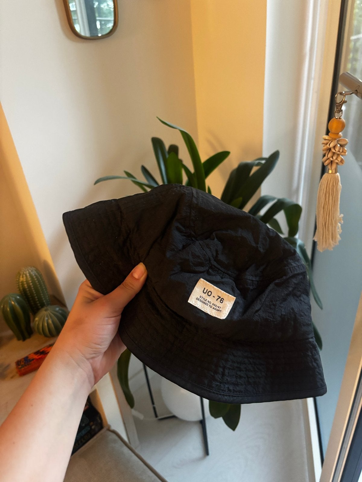 Urban Outfitters Vissershoedje Zwart UO-76, Ophalen, Zo goed als nieuw, One size fits all, Hoed