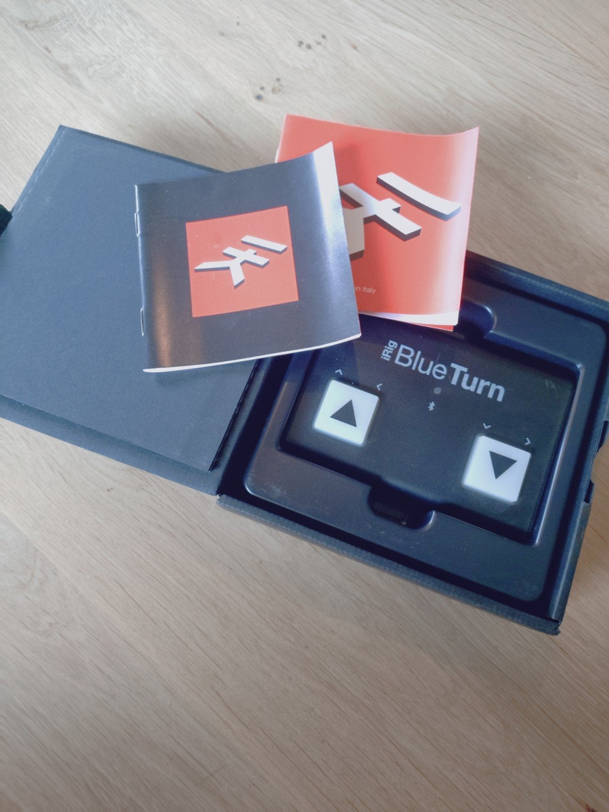 IK Multimedia iRig BlueTurn Bluetooth Paginadraaier, Ophalen of Verzenden, Zo goed als nieuw