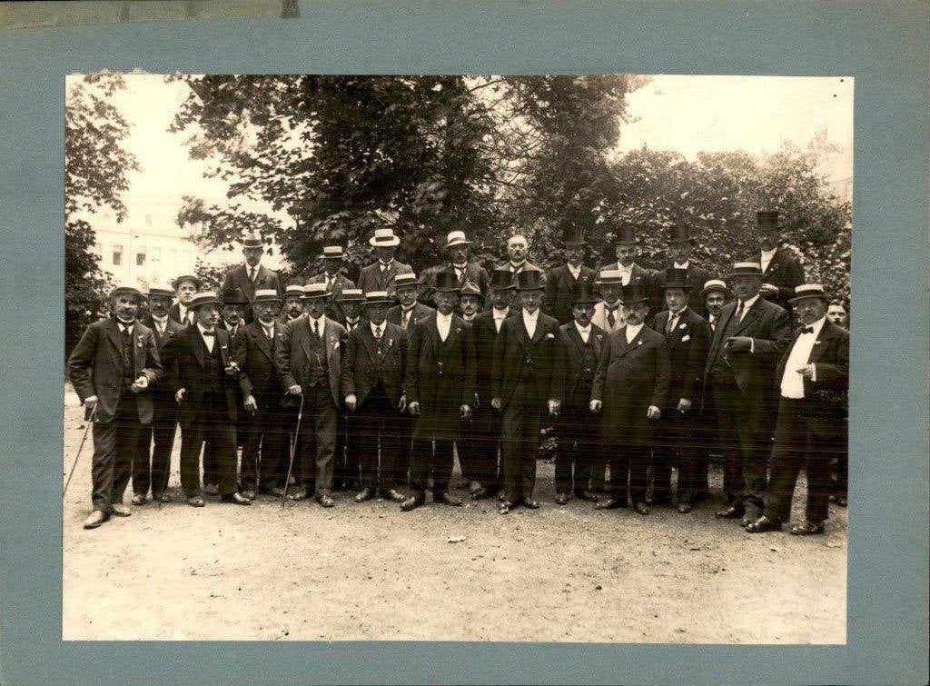 Roermond - Mannenvereniging - Foto - 1930, Verzamelen, Ansichtkaarten | Nederland, Ophalen of Verzenden, 1920 tot 1940, Limburg