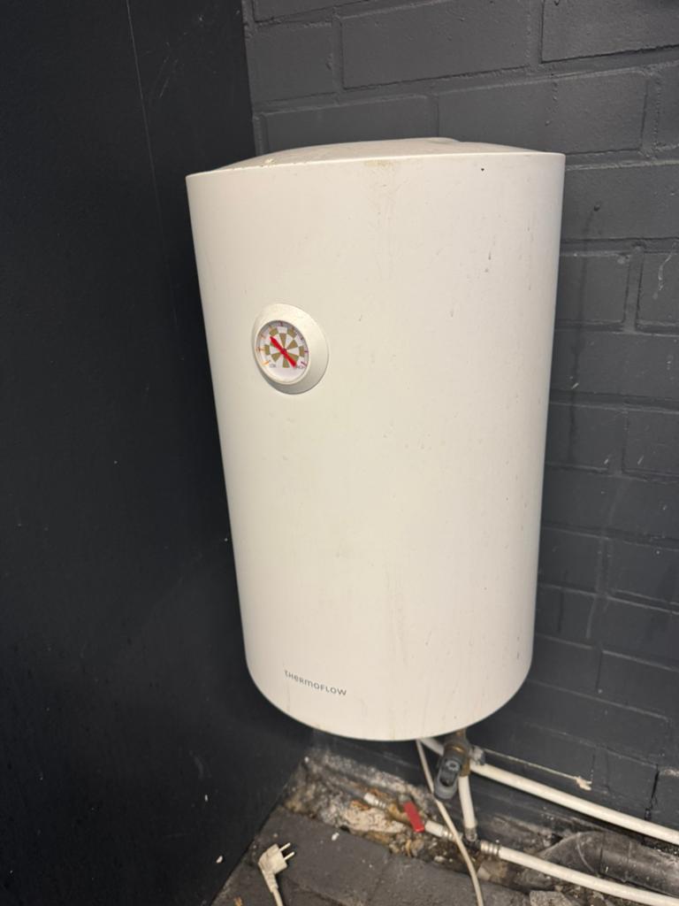 Elektrische Thermoflow boiler 30 liter (ZGAN!), Ophalen, 20 tot 100 liter, Boiler, Minder dan 3 jaar oud