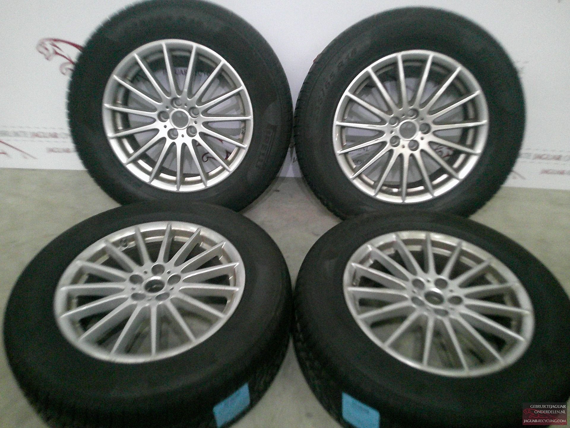 18″Jaguar  F-Pace / I-Pace / Range Rover Velar 15 spaak velg, Auto-onderdelen, Banden en Velgen, Banden en Velgen, Winterbanden