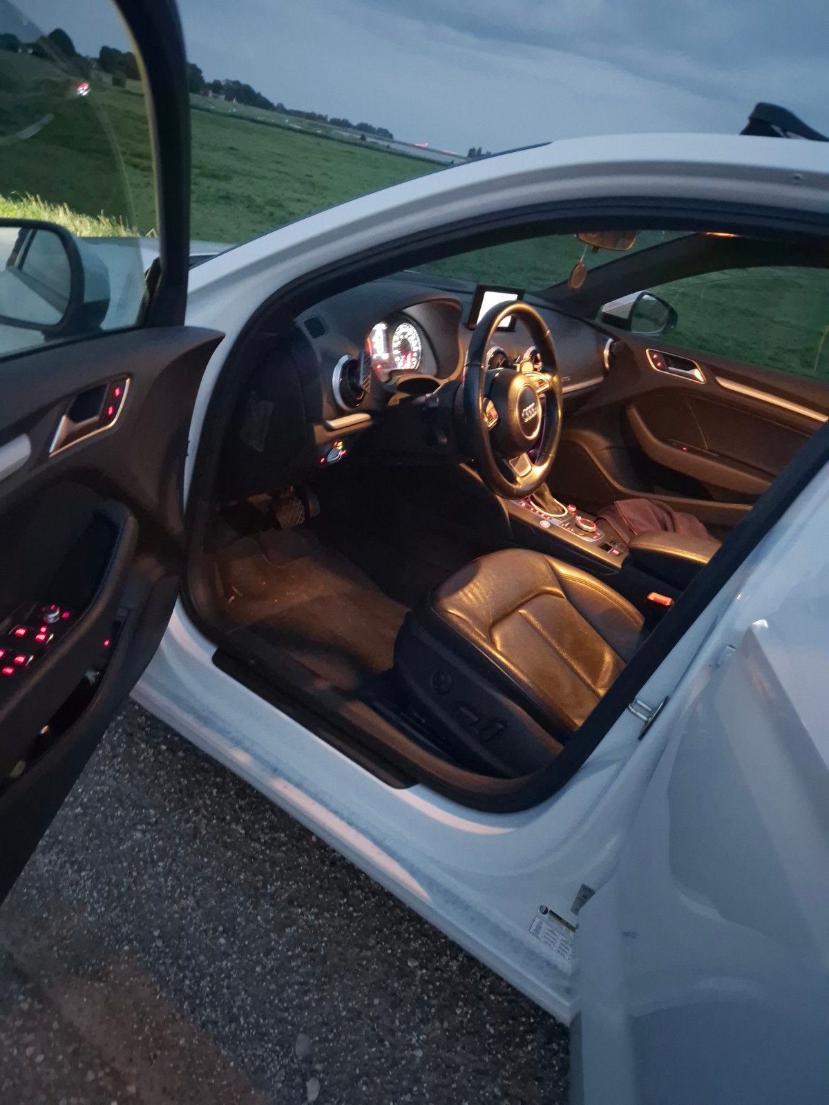 Audi A3 2016 Wit, Auto's, Bi-Xenon koplampen, Wit, Leder, Particulier