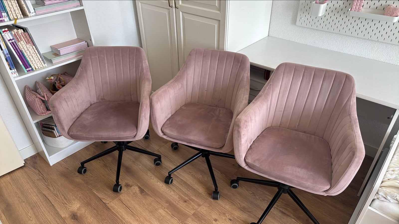 2x Bureaustoel Leezy home24 - Roze velours, Ophalen, Zo goed als nieuw, Roze, Bureaustoel