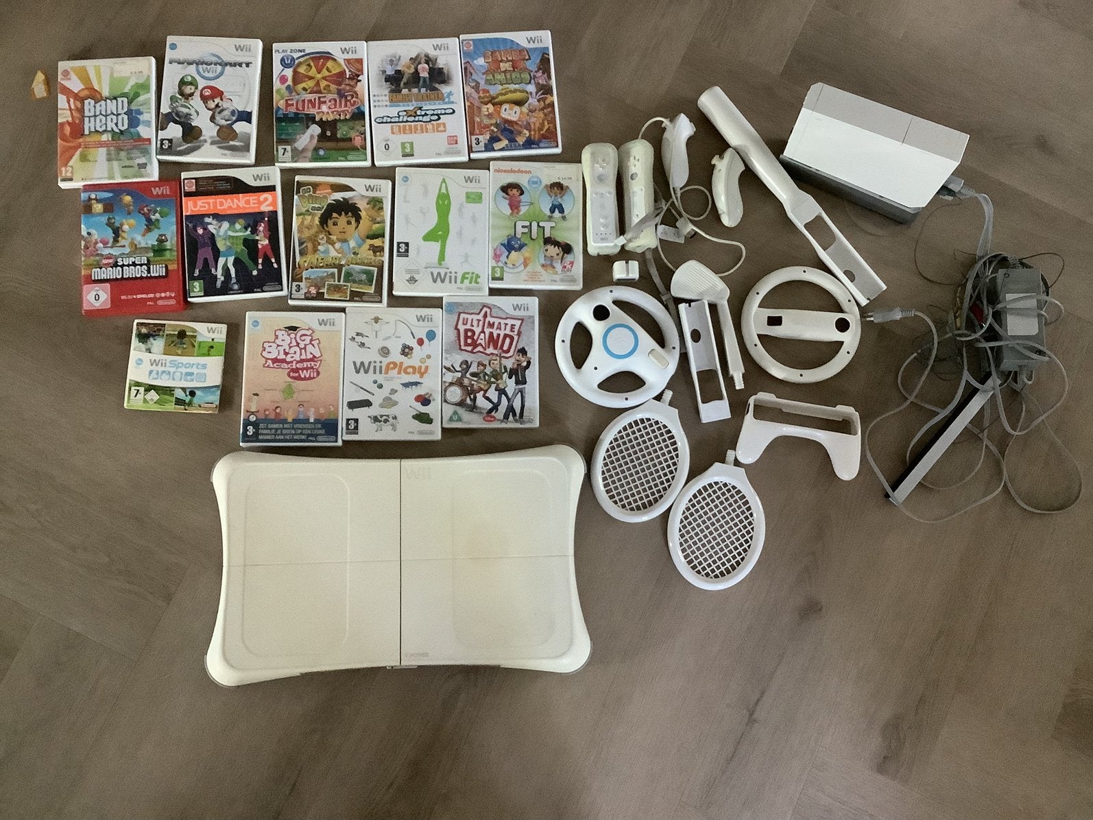 Spelcomputer Nintendo wii veel spellen games balanceboard, Spelcomputers en Games, Spelcomputers | Nintendo Wii, Zo goed als nieuw