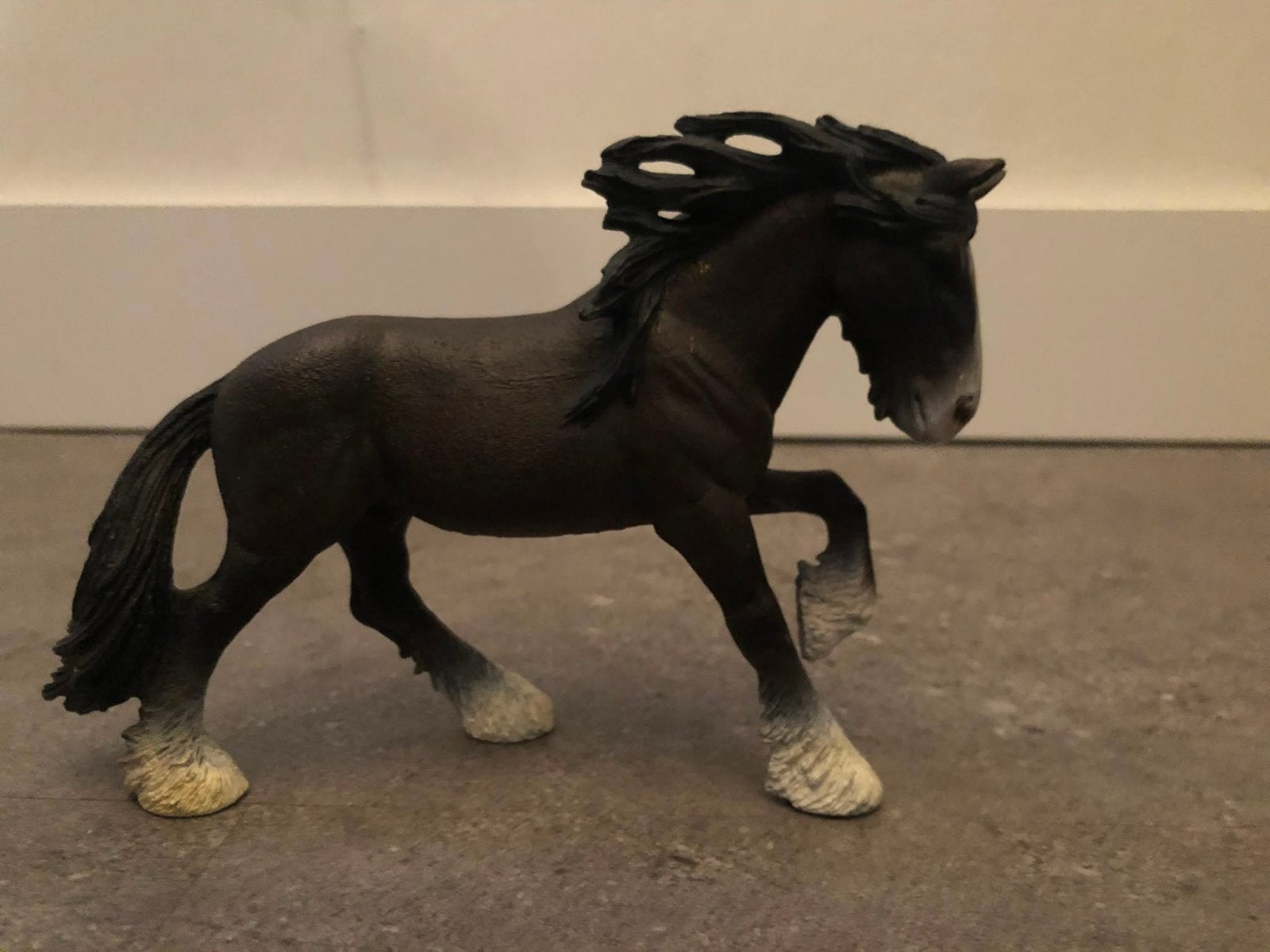 Schleich Shire paard - Zwart met witte sokken, Ophalen of Verzenden, Zo goed als nieuw