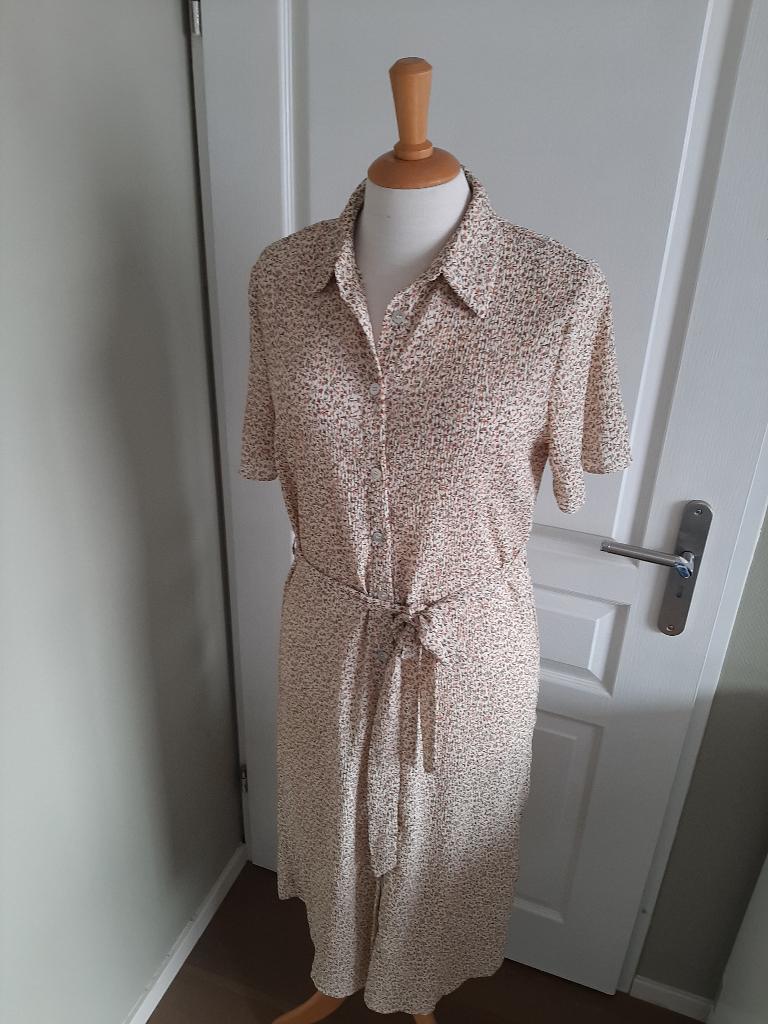 Prachtige  jurk maat L van Nukus ., Kleding | Dames, Maat 38/40 (M), Beige, Ophalen of Verzenden, Zo goed als nieuw