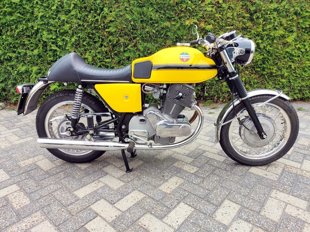 Laverda 750 S 1970  Gerestaureerd / gereviseerd  NL kenteken, 2 cilinders, 744 cc, Motorrijbewijs A, Gebruikt