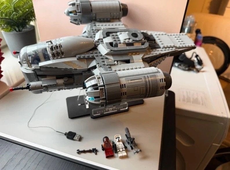 LEGO Star Wars 75292 Mandalorian op statief met LED, Star Wars, Lego, Compleet, Ophalen of Verzenden