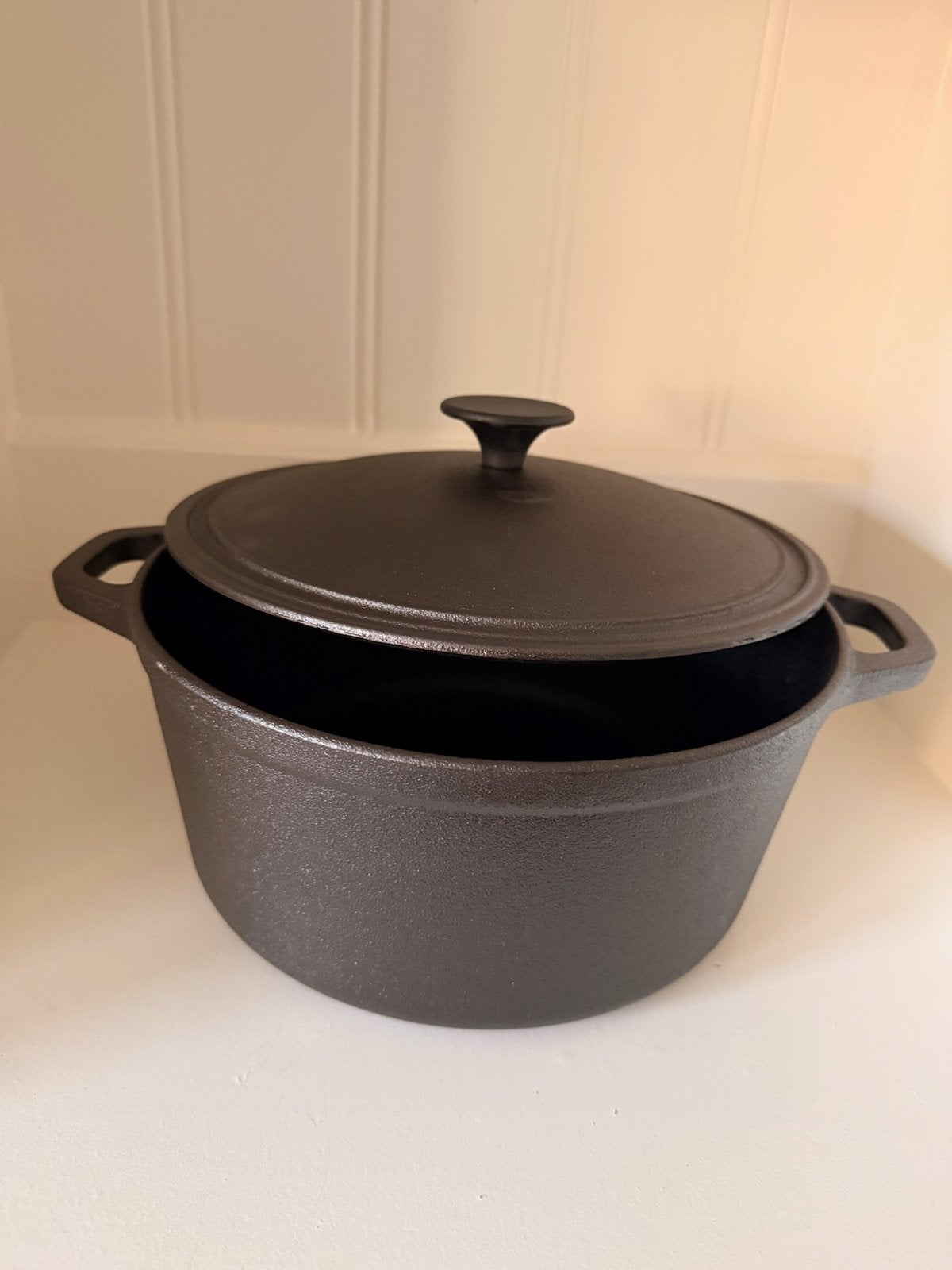 Braadpan gietijzer diameter Ø 26 cm / hoogte 12cm, Met handvatten, Nieuw, Ophalen of Verzenden, Overige merken