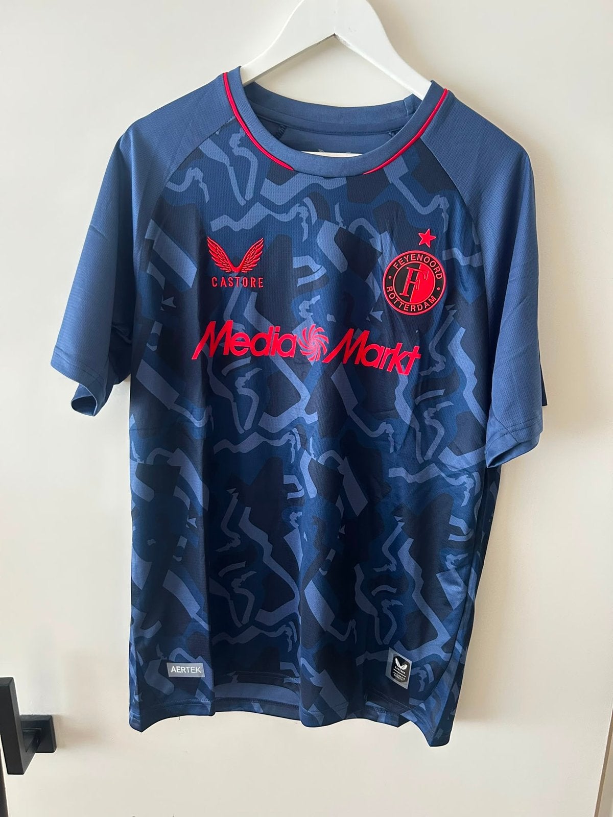 Feyenoord volwassen shirt - Vraag naar beschikbaarheid, Ophalen of Verzenden, Gedragen, Overige maten, Blauw