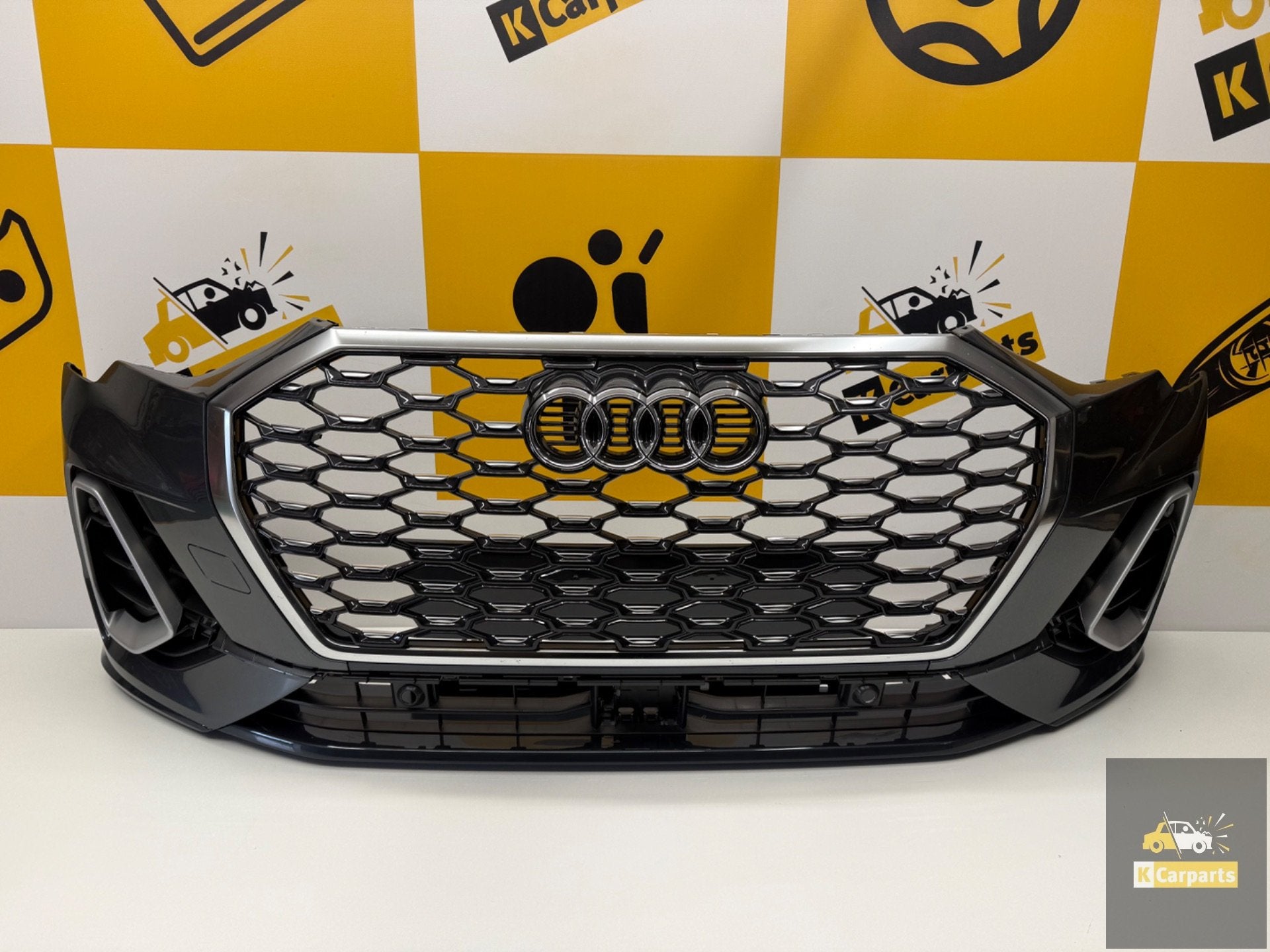 VOORBUMPER AUDI Q3 83A F3 S-LINE BUMPER COMPLEET 83A807437D