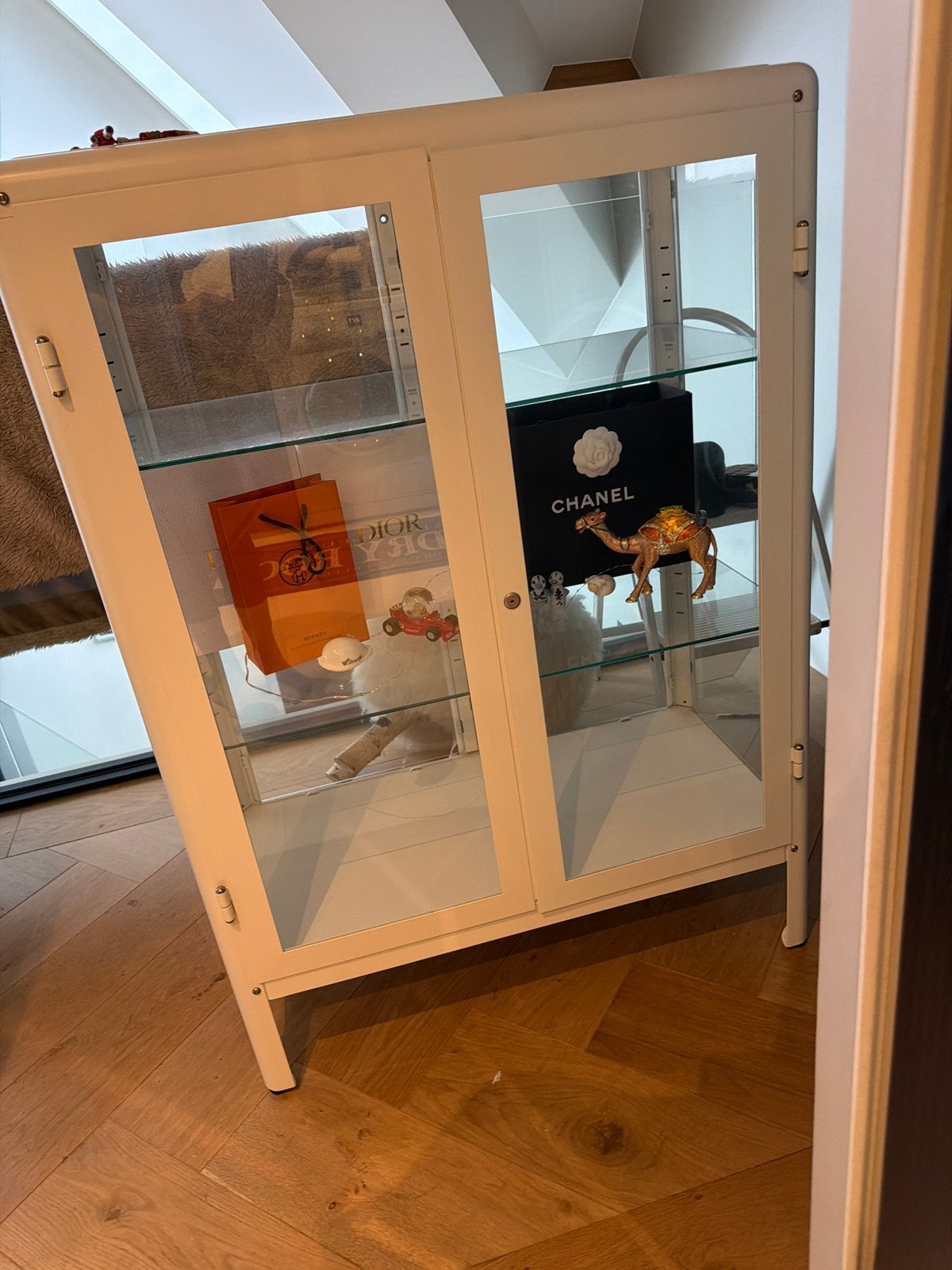 IKEA Vitrinekastje - Perfect voor uw verzameling, Huis en Inrichting, Ophalen, 100 tot 150 cm, 50 tot 100 cm, 25 tot 50 cm