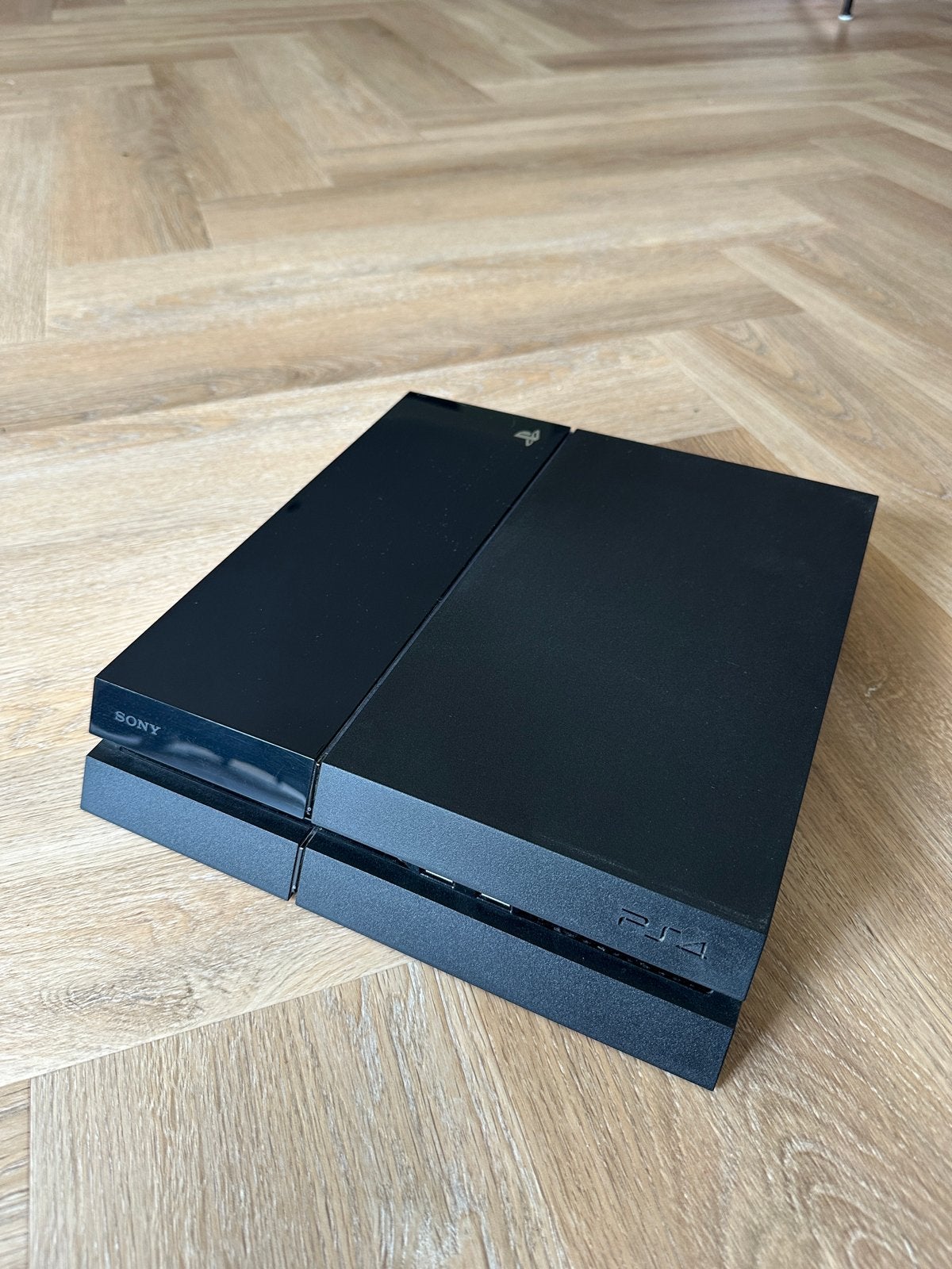 PlayStation 4 (PS4) met 2 controllers en game, Spelcomputers en Games, Ophalen, Met 2 controllers, Zo goed als nieuw, Original